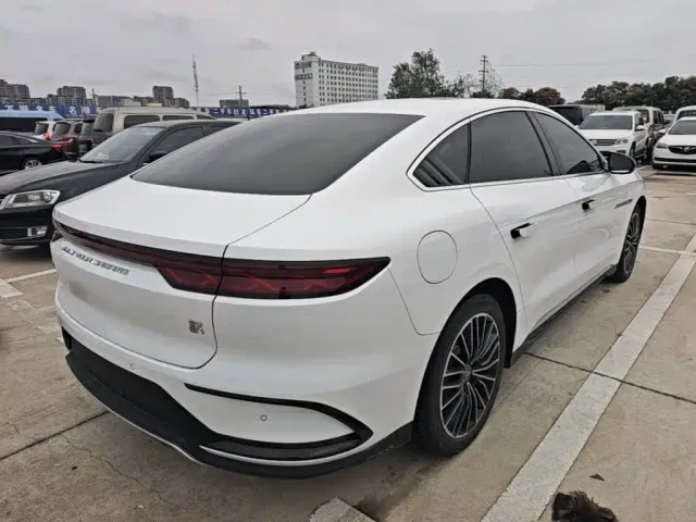 BYD Han — Фото автомобиля 6