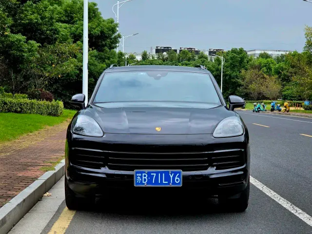 Porsche Cayenne — Фото автомобиля 2