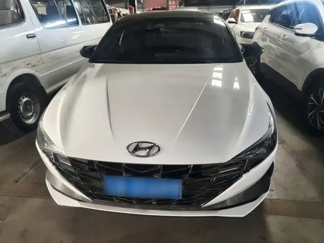 Hyundai Elantra — Фото автомобиля 13