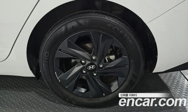 Hyundai Avante CN7 — Фото автомобиля 6