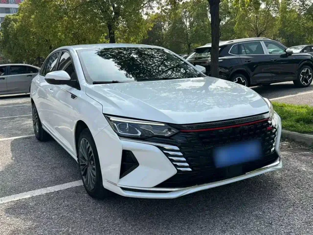 Фотография автомобиля — Dongfeng Yixuan MAX