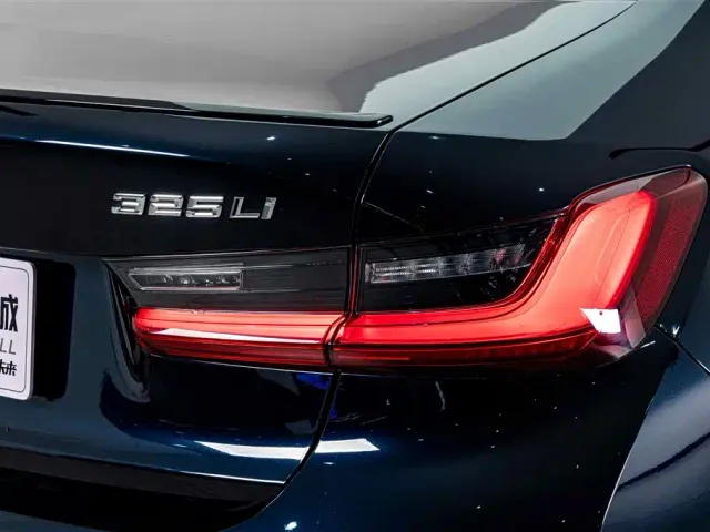 BMW 3 Series — Фото автомобиля 8
