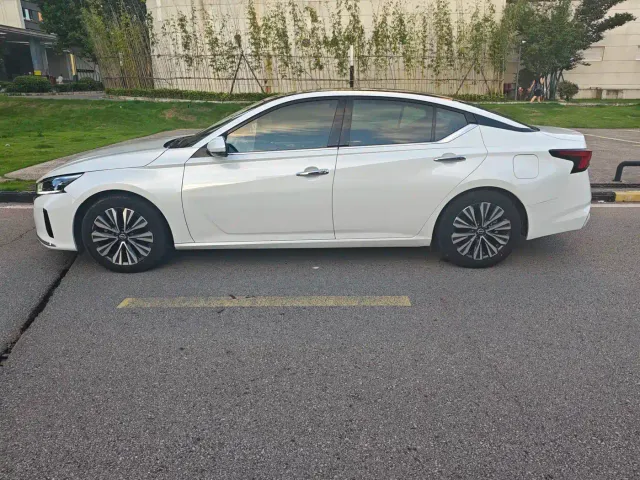 Nissan Teana — Фото автомобиля 4