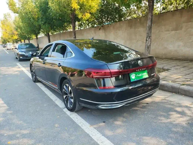 Volkswagen Passat — Фото автомобиля 4