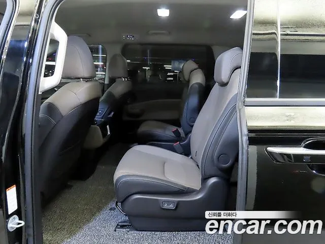 Kia Canival — Фото автомобиля 7