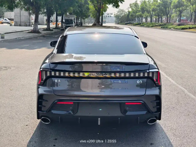 Lynk & Co 03 — Фото автомобиля 13