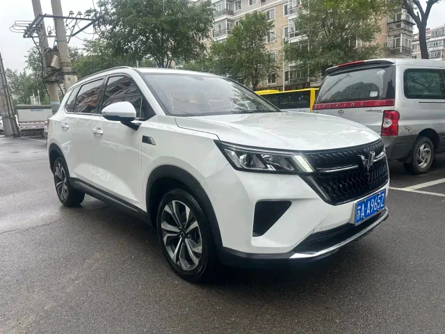 Wuling Asta — Фото автомобиля 2