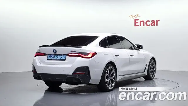 BMW i4 — Фото автомобиля 2