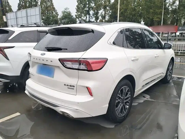Ford Escape — Фото автомобиля 6