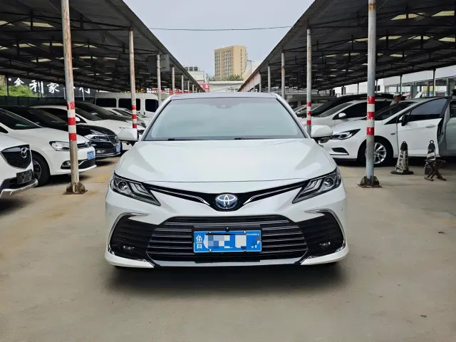 Toyota Camry — Фото автомобиля 2