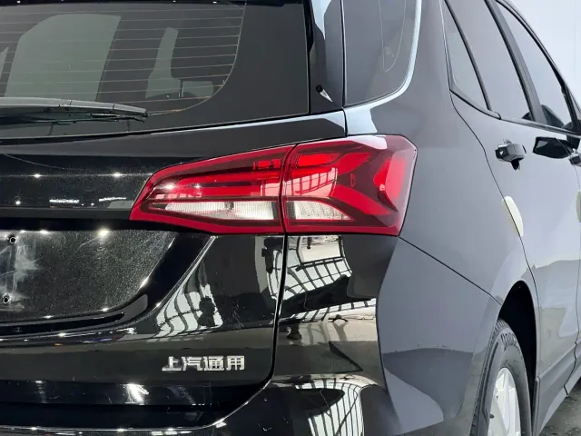 Chevrolet Equinox — Фото автомобиля 28