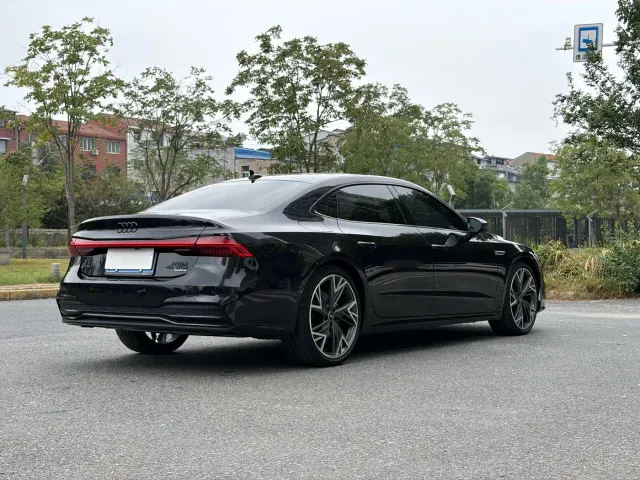 Audi A7L — Фото автомобиля 9