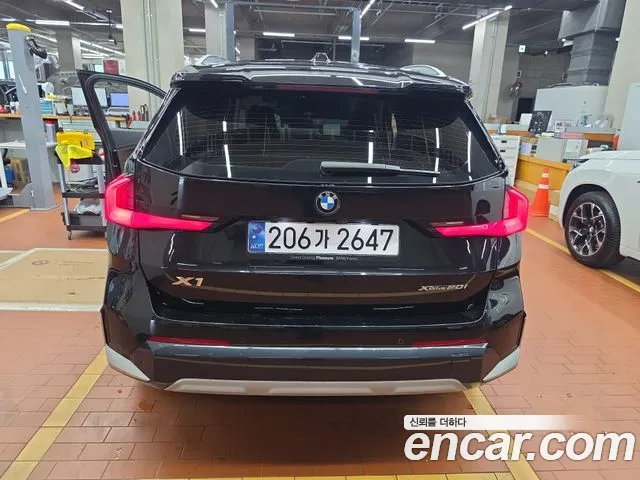 BMW X1 U11 — Фото автомобиля 2