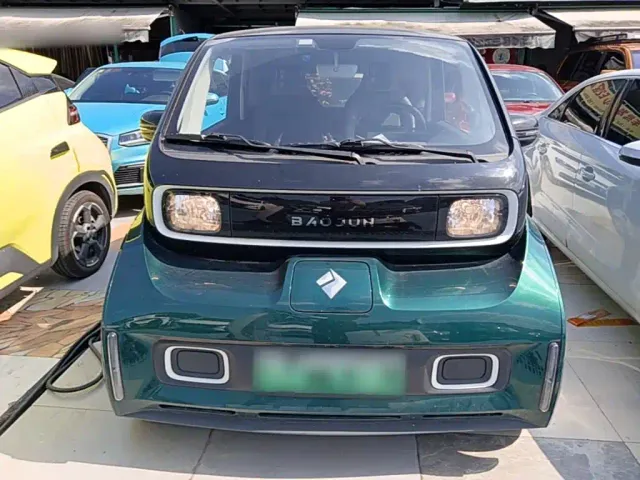 Baojun KiWi EV — Фото автомобиля 2