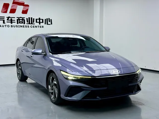Hyundai Elantra — Фото автомобиля 3