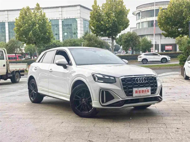 Audi Q2L — Фото автомобиля 3