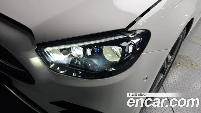 Mercedes-Benz E-Class — Фото автомобиля 18
