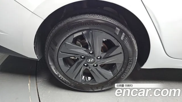 Hyundai AVANTE Avante (CN7) — Фото автомобиля 5
