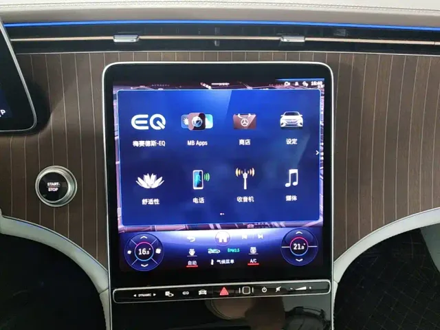 Mercedes-Benz EQE SUV — Фото автомобиля 17