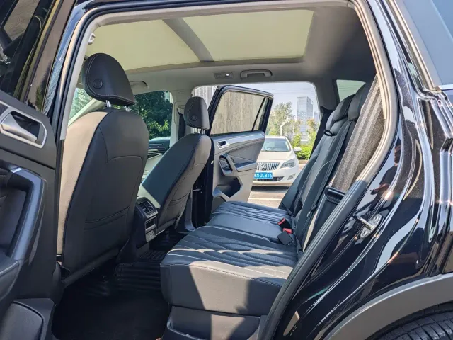Volkswagen Tiguan L — Фото автомобиля 6