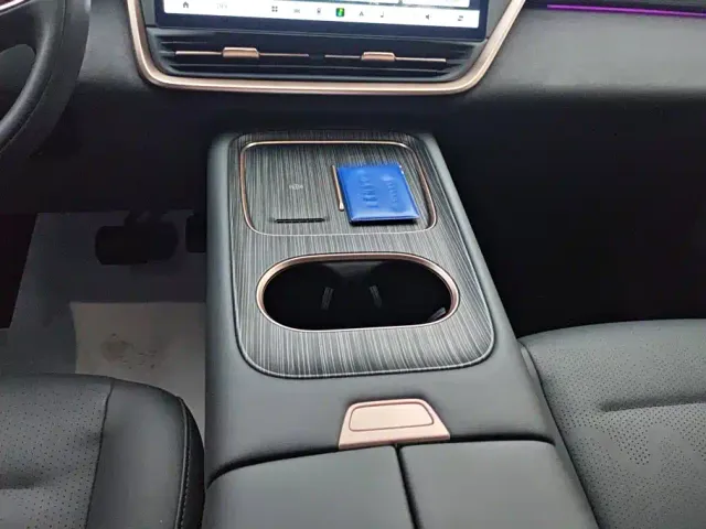 Dongfeng eπ 008 — Фото автомобиля 16