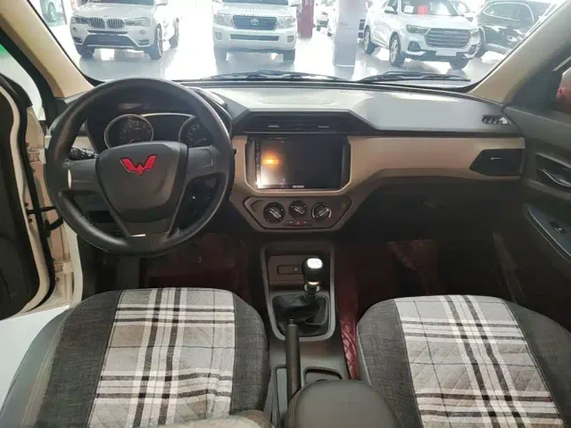 Wuling Hongguang — Фото автомобиля 9