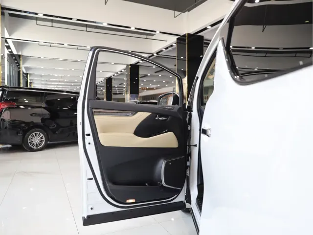 Toyota Vellfire — Фото автомобиля 6