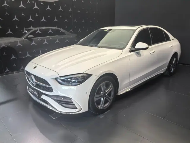 Фотография автомобиля — Mercedes-Benz C-Class