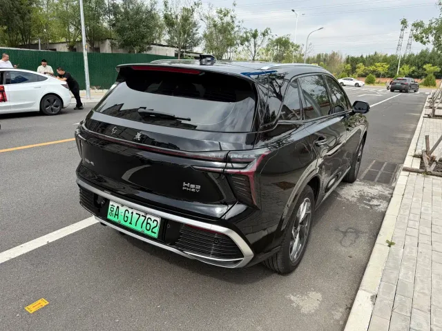 Hongqi HS3 PHEV — Фото автомобиля 5