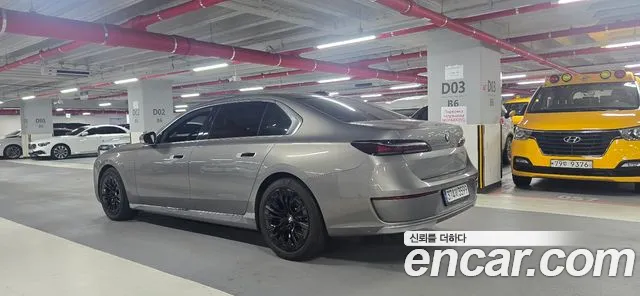 BMW 7 Series G70 — Фото автомобиля 4
