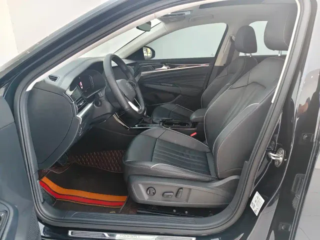 Volkswagen Passat — Фото автомобиля 4