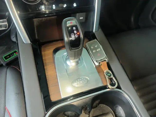 Land Rover Discovery Sport — Фото автомобиля 13