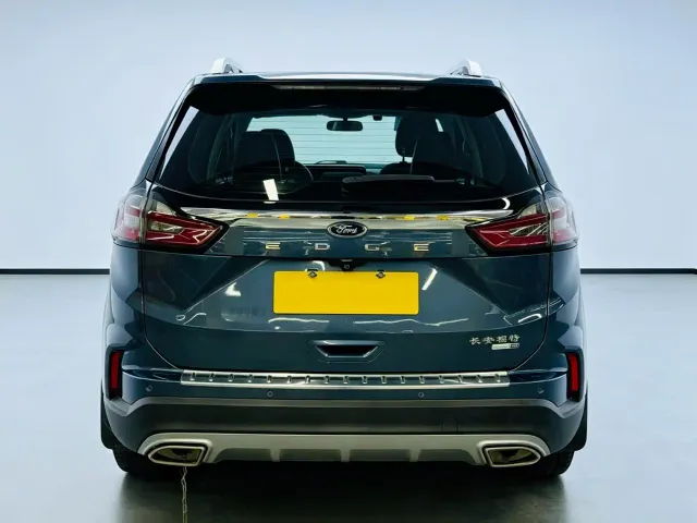 Ford Edge — Фото автомобиля 5