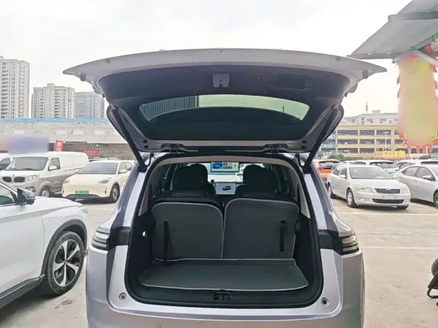 Leapmotor C16 — Фото автомобиля 18