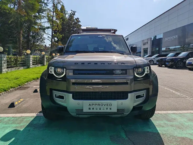 Land Rover Defender — Фото автомобиля 2