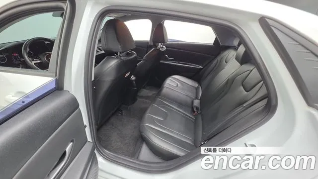Hyundai AVANTE Avante (CN7) — Фото автомобиля 12