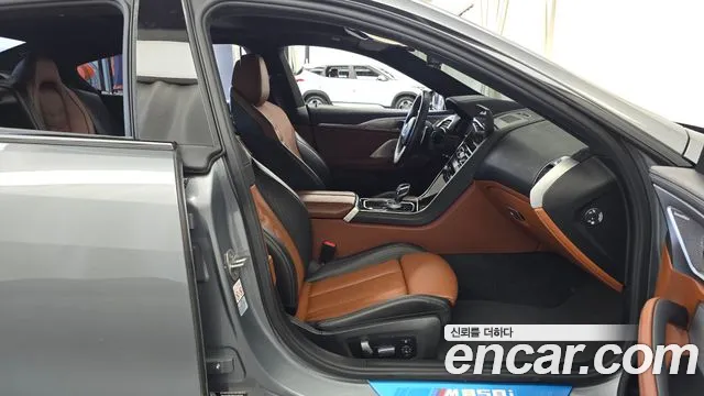 BMW 8 Series G15 — Фото автомобиля 16