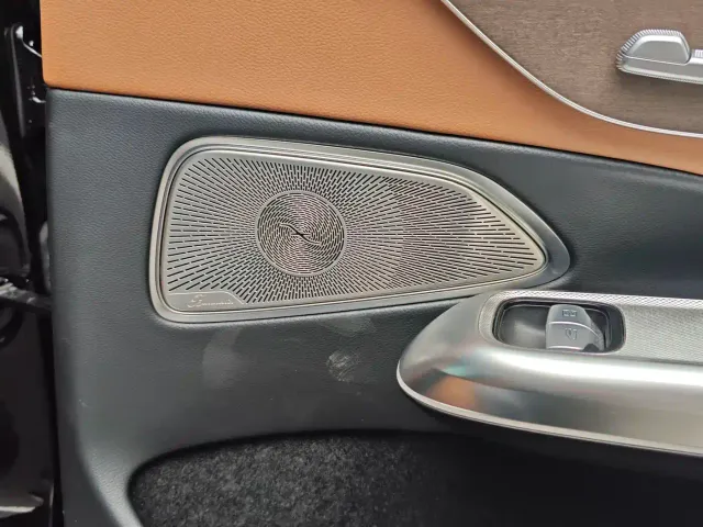Mercedes-Benz E-Class — Фото автомобиля 13