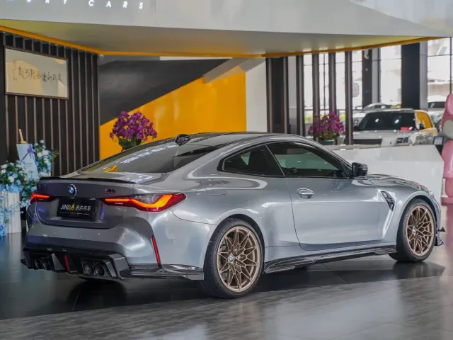 BMW M4 — Фото автомобиля 4