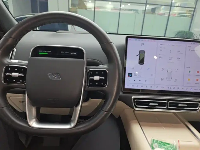Li Auto L8 — Фото автомобиля 9