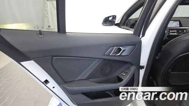 BMW 1 Series F40 — Фото автомобиля 14
