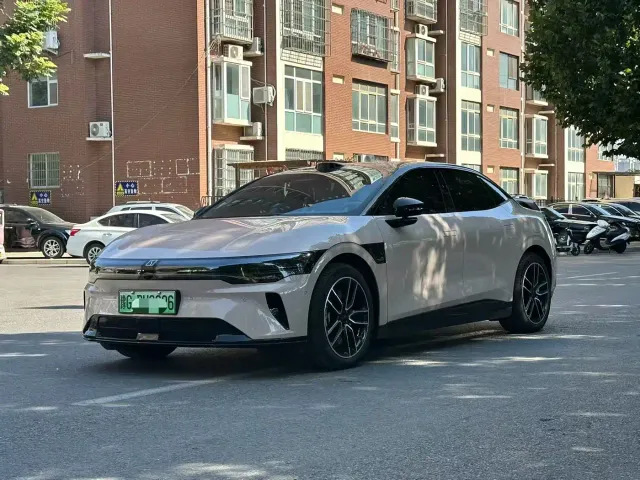 Фотография автомобиля — Zeekr 007