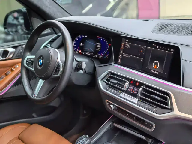 BMW X7 — Фото автомобиля 24
