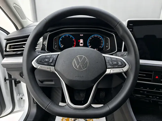 Volkswagen Sagitar — Фото автомобиля 8