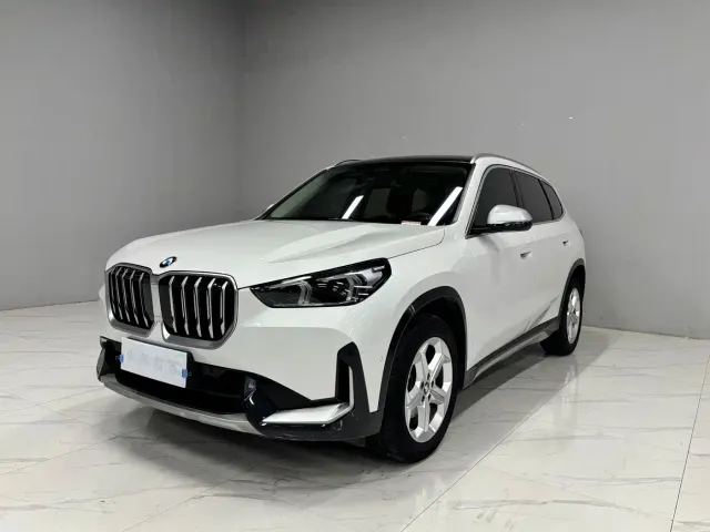 Фотография автомобиля — BMW X1