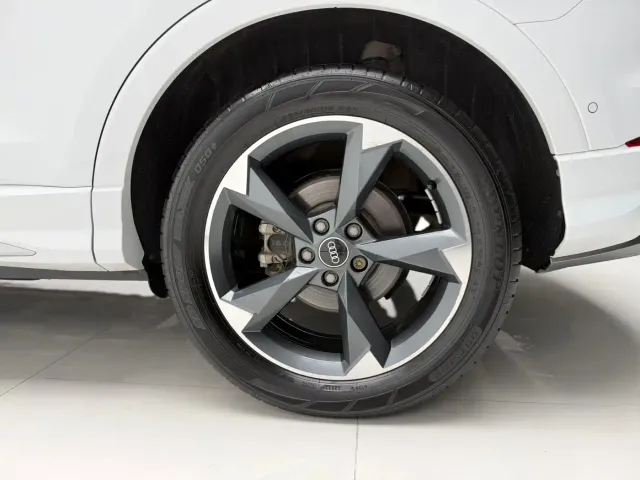 Audi Q3 — Фото автомобиля 14