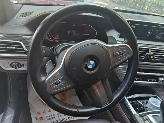 BMW 7 Series — Фото автомобиля 15