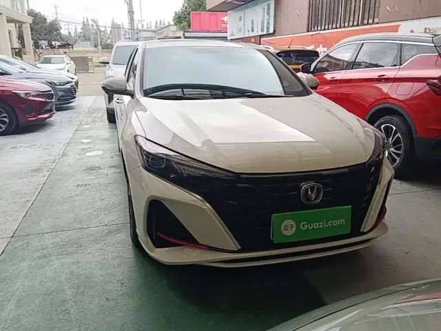 Changan Eado — Фото автомобиля 2