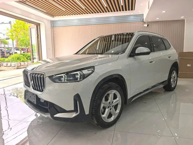 Фотография автомобиля — BMW X1