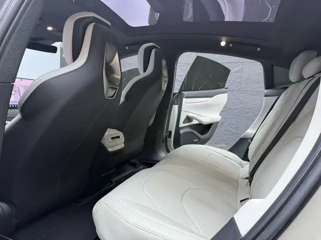Xiaomi SU7 — Фото автомобиля 6
